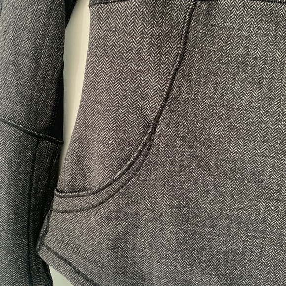 Lululemon Half Zip - Picture 5 of 7